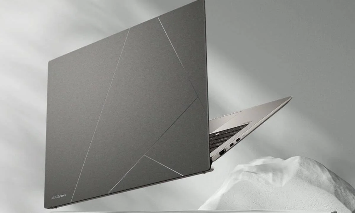 La laptop ultradelgada y eco amigable de Asus